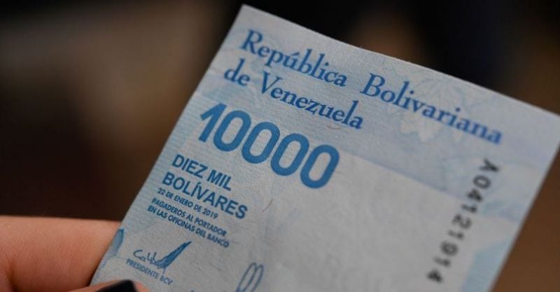 El bolívar, la moneda nacional de Venezuela, no deja de perder valor. BBC / GETTY IMAGES