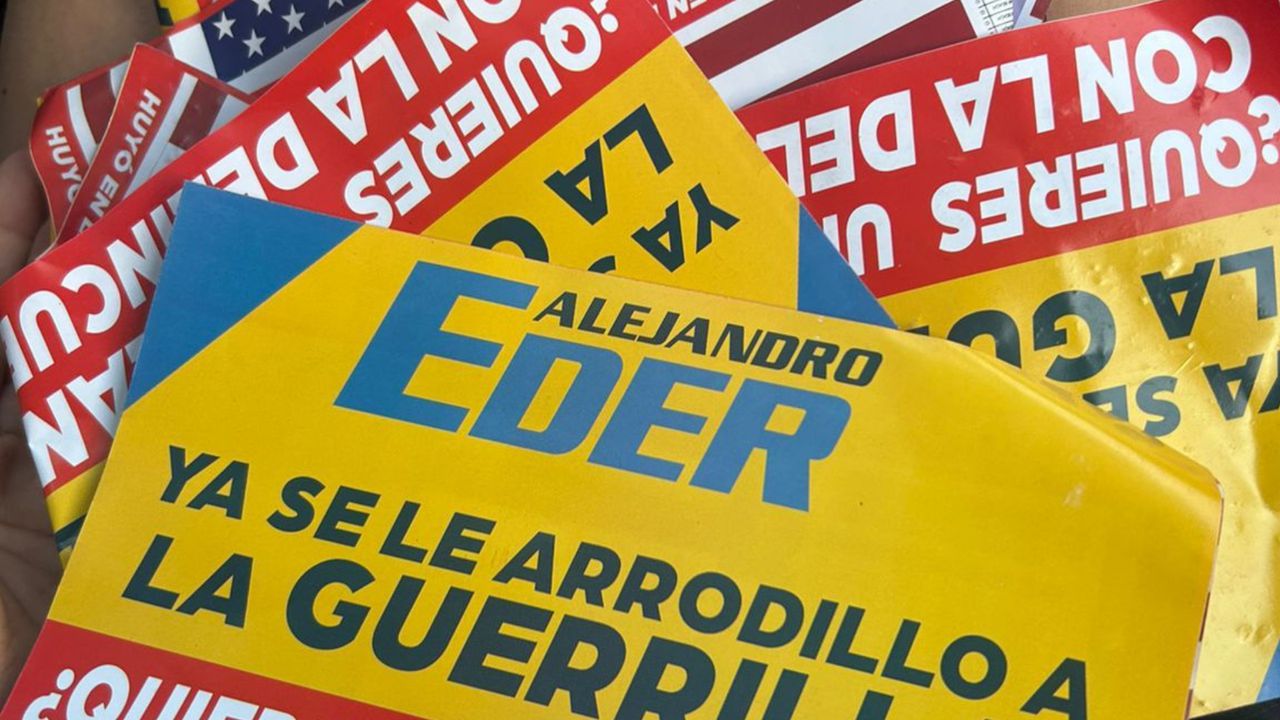 Con estos volantes, están "desprestigiando" la campaña de Eder, según denuncia Diana Rojas.