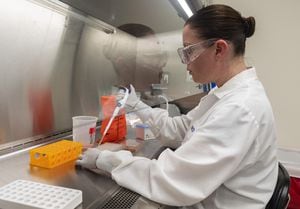 Uno de los laboratorios de Novavax Labs en Maryland, EE.UU., avanza en el desarrollo de una vacuna para el Covid-19.