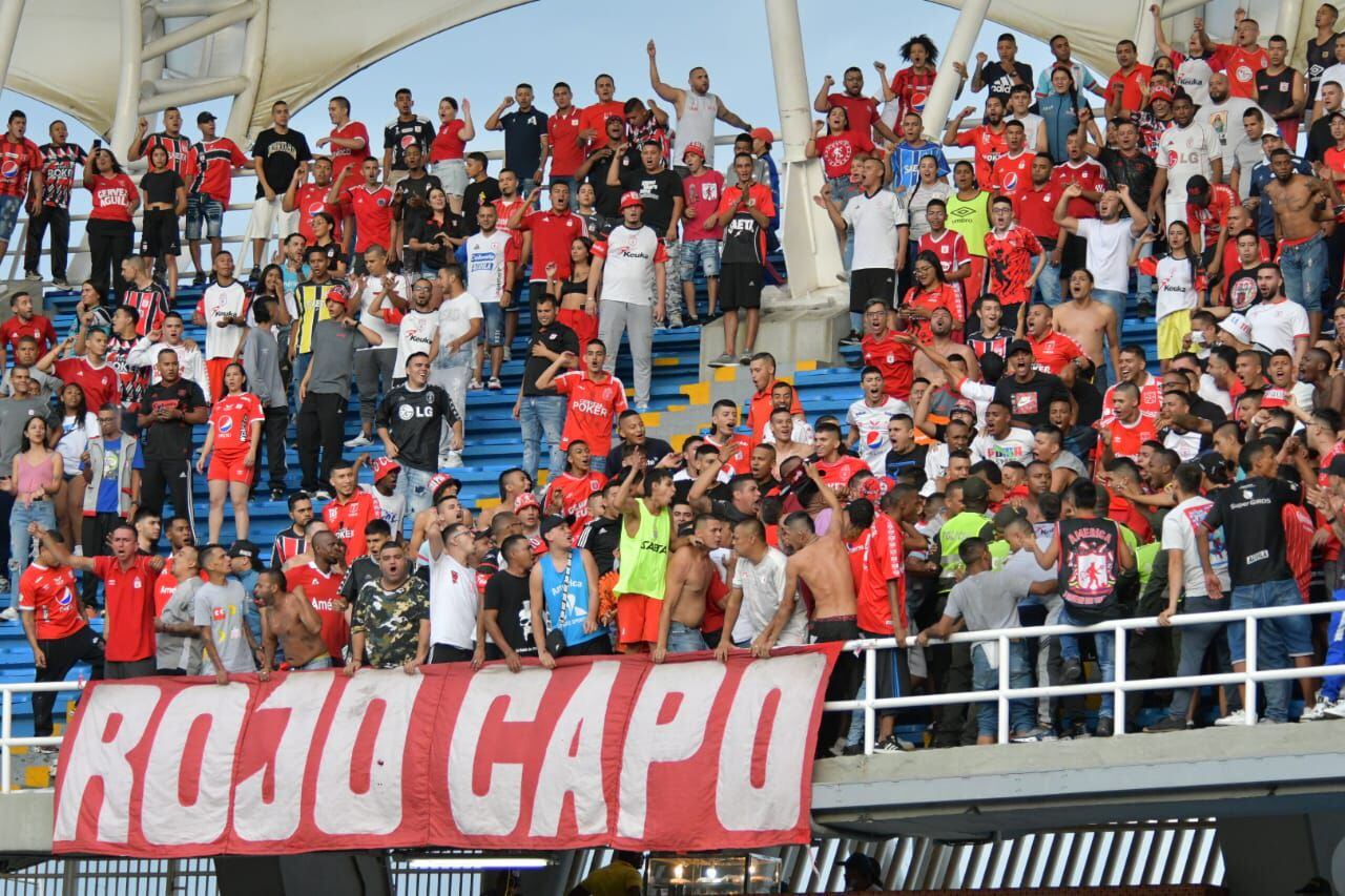 Imagen de hinchas del América de Cali en las tribunas del estadio Pascual Guerrero.