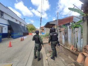 Hostigamiento a la estación de policía de Robles, corregimiento de Jamundí.