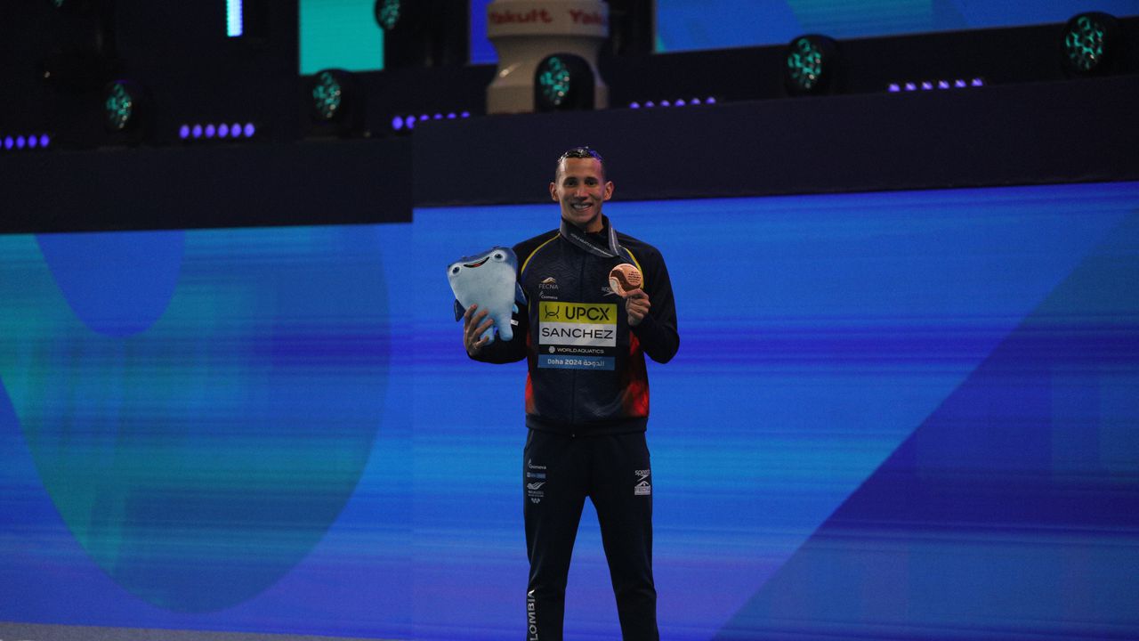 Gustavo Sánchez ganó medalla en el mundial de natación artística en Doha 2024