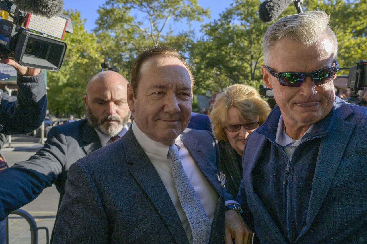 Actor Kevin Spacey arrives to attend a civil trial hearing on sexual abuse charges brought against him by Anthony Rapp in Manhattan federal court in New York on October 6, 2022. (Photo by ANGELA WEISS / AFP)