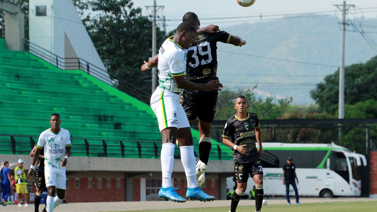 Internacional FC de Palmira (blanco) derrotó 2-1 a Llaneros en juego de la tercera fecha de la Primera B 2024.