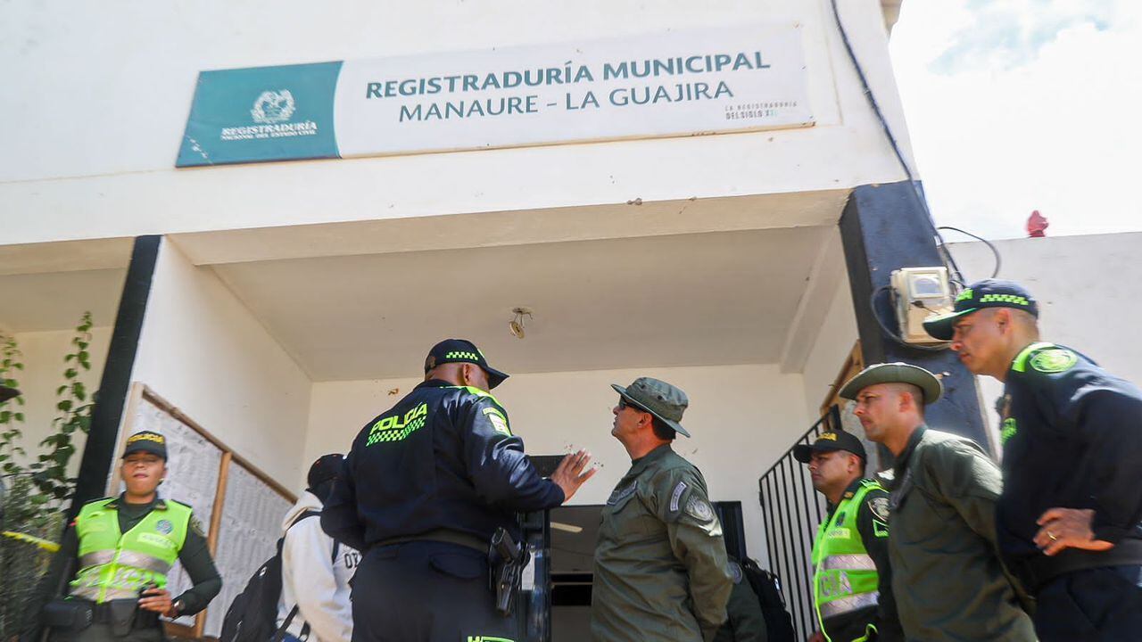 El general Salamanca aseveró que la Policía seguirá defendiendo a la Registraduría para garantizar la democracia en Colombia.