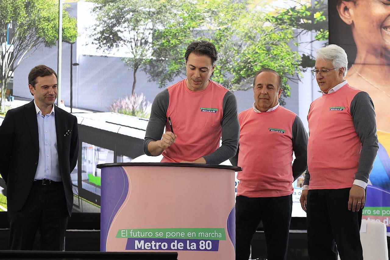 En el acto de inicio de obras estuvo presente el entonces ministro de Transporte, Guillermo Reyes.