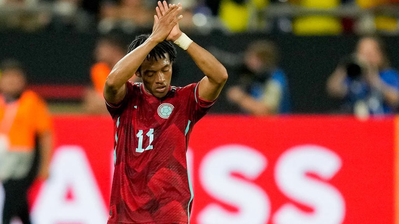 GELSENKIRCHEN, GERMANY - JUNE 20: Juan Cuadrado of Colombia gestures during the international friendly match between Germany and Colombia at Veltins-Arena on June 20, 2023 in Gelsenkirchen, Germany. (Photo by Alex Gottschalk/DeFodi Images via Getty Images)