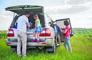 Distribuir bien la carga dentro del auto y ceder el paso a otros vehículos o al peatón son otras recomendaciones a la hora de viajar en carro.