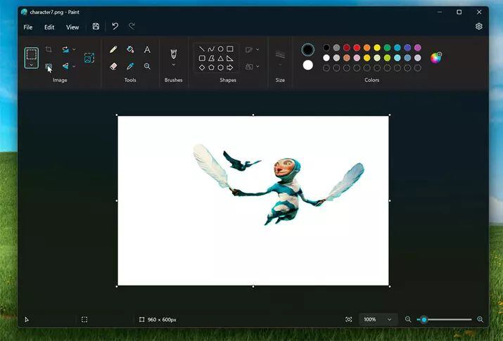 La opción “Eliminar fondo” en Paint se encuentra en la barra de herramientas ubicada en la parte superior de la pantalla.