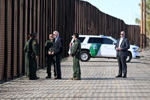 Joe Biden durante su visita este domingo 8 de enero a la frontera entre Estados Unidos y México en El Paso, Texas.