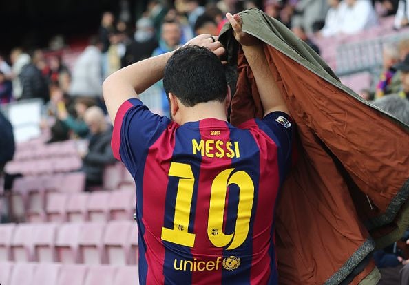 Messi supporter during the match between FC Barcelona and Manchester United FC, corresponding to the Knockout Round Play-offs of the UEFA Europa League, played at the Spotity Camp Nou Stadium, in Barcelona, on 16th February 2023. (Photo by Joan Valls/Urbanandsport /NurPhoto via Getty Images)