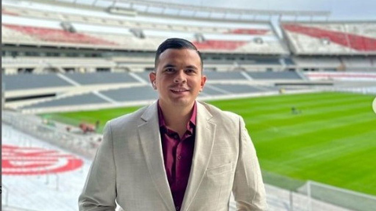 Juan Francisco Rueda, periodista deportivo de Ecuador, cometió un grave error en medio de una transmisión de televisión
