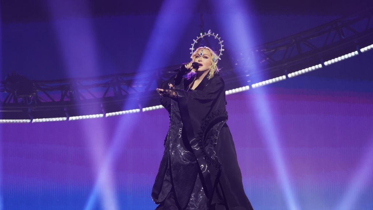 LONDRES, INGLATERRA – 14 DE OCTUBRE: (Cobertura exclusiva) Madonna actúa durante la noche inaugural de The Celebration Tour en el O2 Arena el 14 de octubre de 2023 en Londres, Inglaterra.