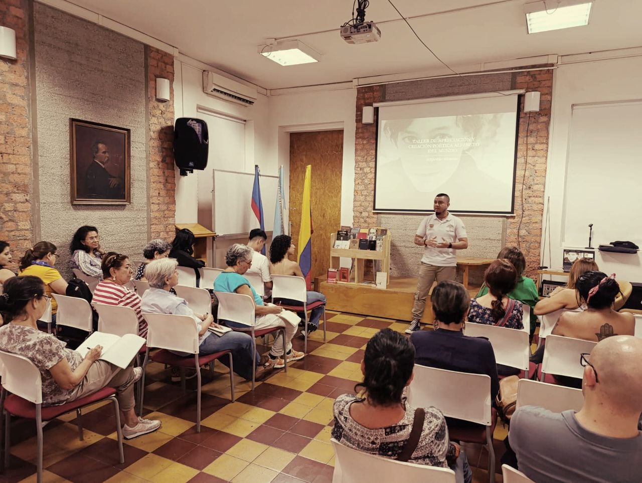 Los talleres de Poesía en Biblioteca Centenario se realizan todos los sábados en la tarde.