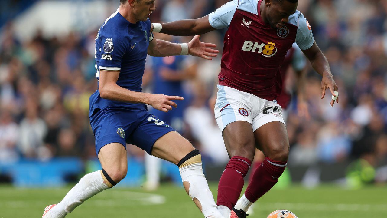 LONDON, ENGLAND - SEPTEMBER 24:  Jhon Duran of Aston Villa in action during the Premier League match between Chelsea FC and Aston Villa at Stamford Bridge on September 24, 2023 in London, England. (Photo by Neville Williams/Aston Villa FC via Getty Images)