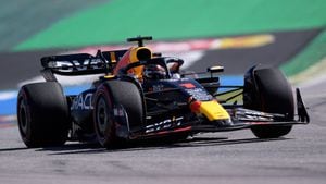 El auto Red Bull Racing's del neerlandés  Max Verstappen en una de las vueltas al circuito de Interlagos en Sao Paulo, durante la prueba de la Fórmula 1.  /Foto DOUGLAS MAGNO / AFP