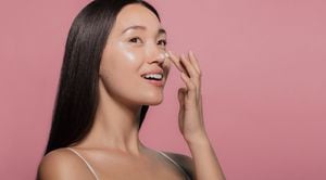 Aprenda sobre la doble limpieza, uno de los aspectos destacados de la rutina coreana de cuidado de la piel, que garantiza una limpieza profunda y completa.