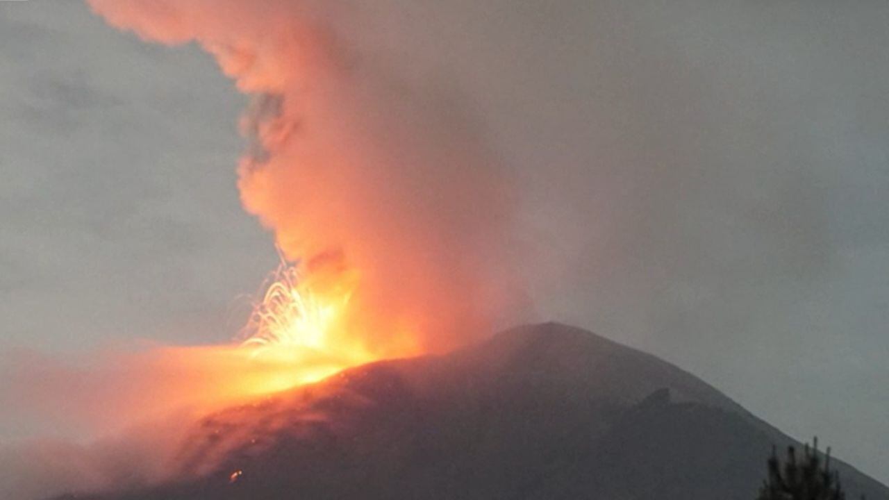 Estas son las imágenes capturadas de la erupción del volcán Popocatépetl en México. | Foto: Cenapred