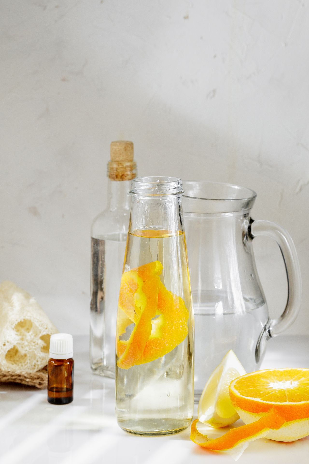 El té de cáscara de naranja ayuda a reducir el colesterol en la sangre por la presencia de flavonoides y antioxidantes que mantendrán las arterias limpias.
