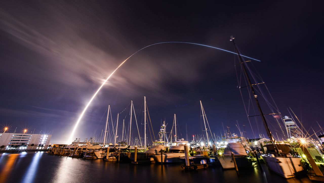 United Launch Alliance lanza su cohete Vulcan de próxima generación en su vuelo inaugural a las 2:18 a.m. EST del lunes 8 de enero de 2024, desde el Complejo de Lanzamiento 41 en la Estación de la Fuerza Espacial de Cabo Cañaveral en Florida. (Malcolm Denemark/Florida Today vía AP)